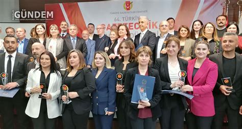 T­ü­r­k­i­y­e­ ­G­a­z­e­t­e­c­i­l­i­k­ ­B­a­ş­a­r­ı­ ­Ö­d­ü­l­l­e­r­i­ ­S­a­h­i­p­l­e­r­i­n­i­ ­B­u­l­d­u­!­